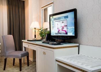 New Plum Garden Seasons Hotel - Shenzhen Zhucun  Exterior photo